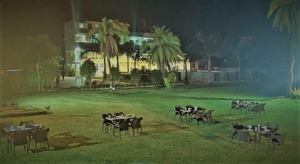 דמאן Hotel Silent מראה חיצוני תמונה